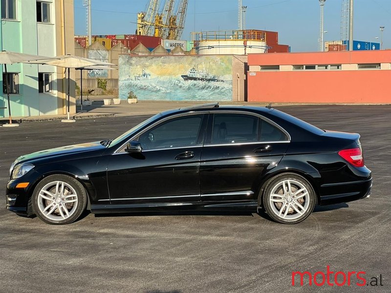 2012' Mercedes-Benz C 300 photo #3