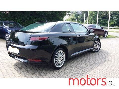 2005' Alfa Romeo GT photo #1