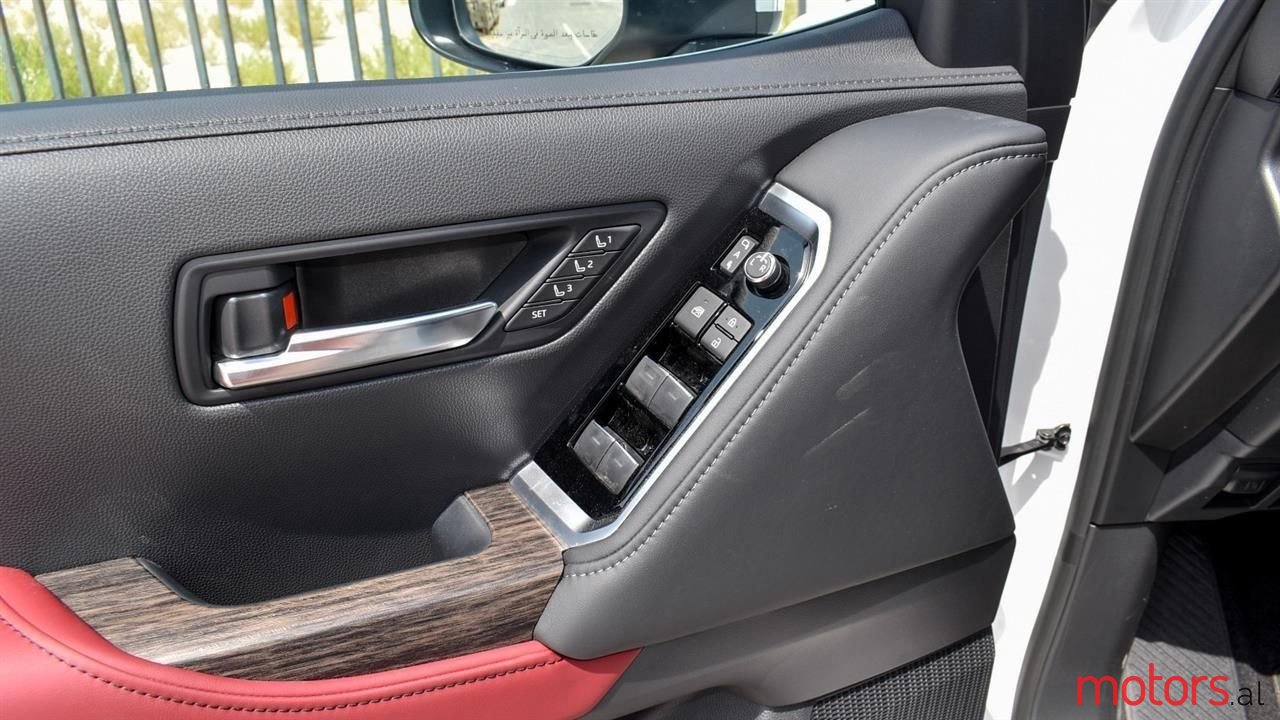 2024' Toyota Land Crusier photo #1