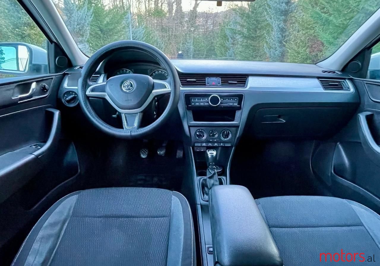 2016' Skoda Rapid photo #5