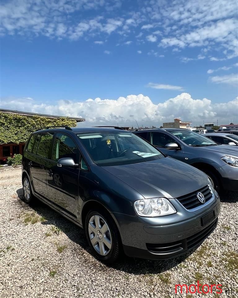 2006' Volkswagen Touran photo #3