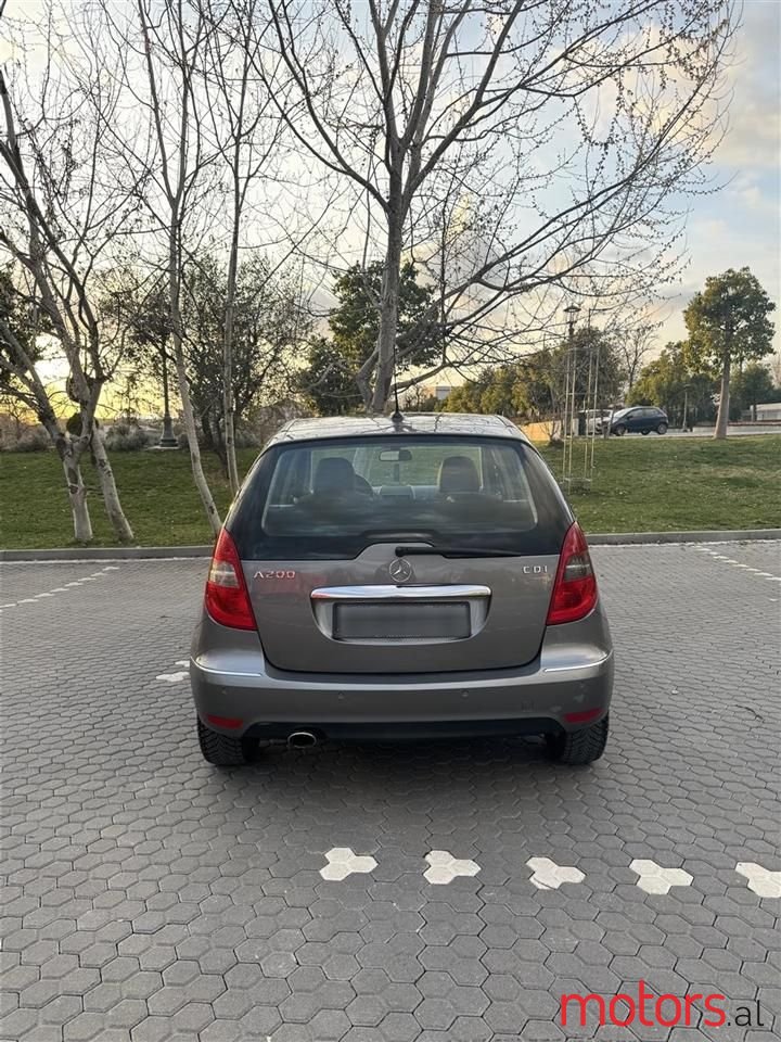 2009' Mercedes-Benz A 200 photo #5