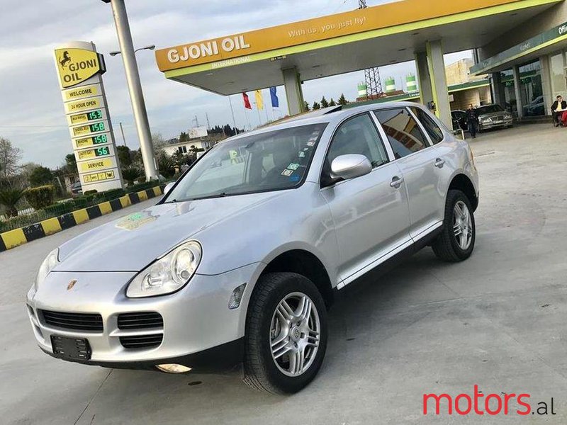 2005' Porsche Cayenne photo #1