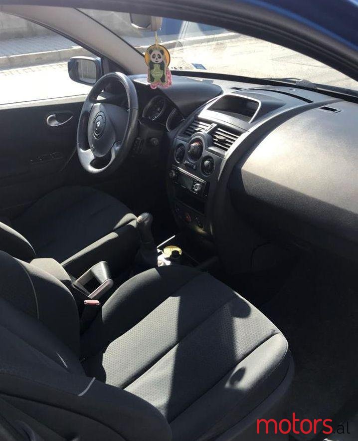 2005' Renault Megane photo #1