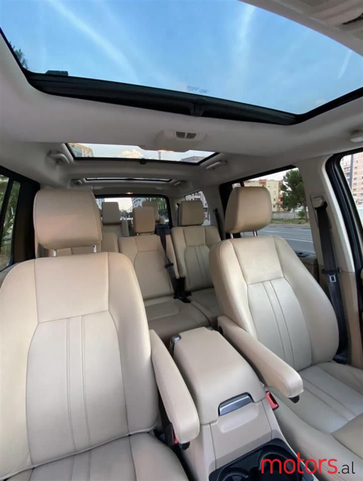 2011' Land Rover Discovery photo #4