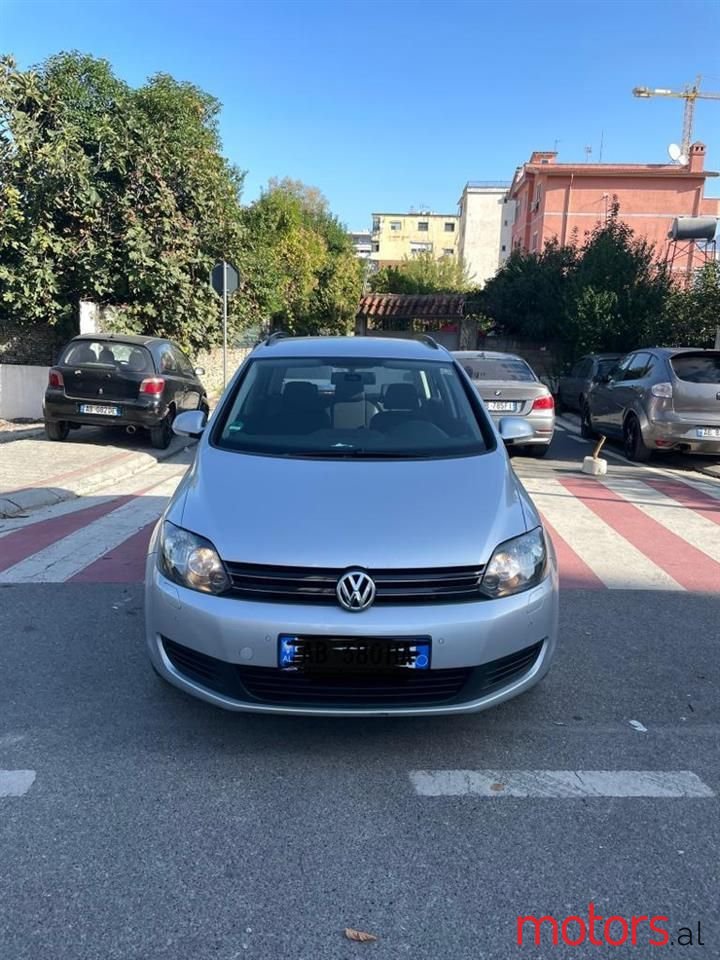 2009' Volkswagen Golf Plus photo #1