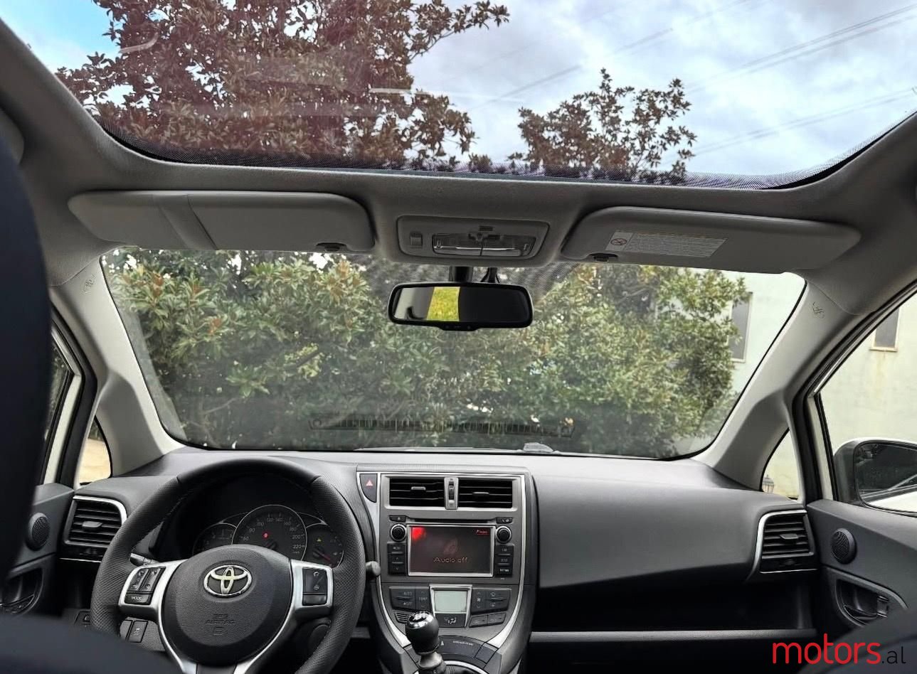 2012' Toyota Verso-S photo #4