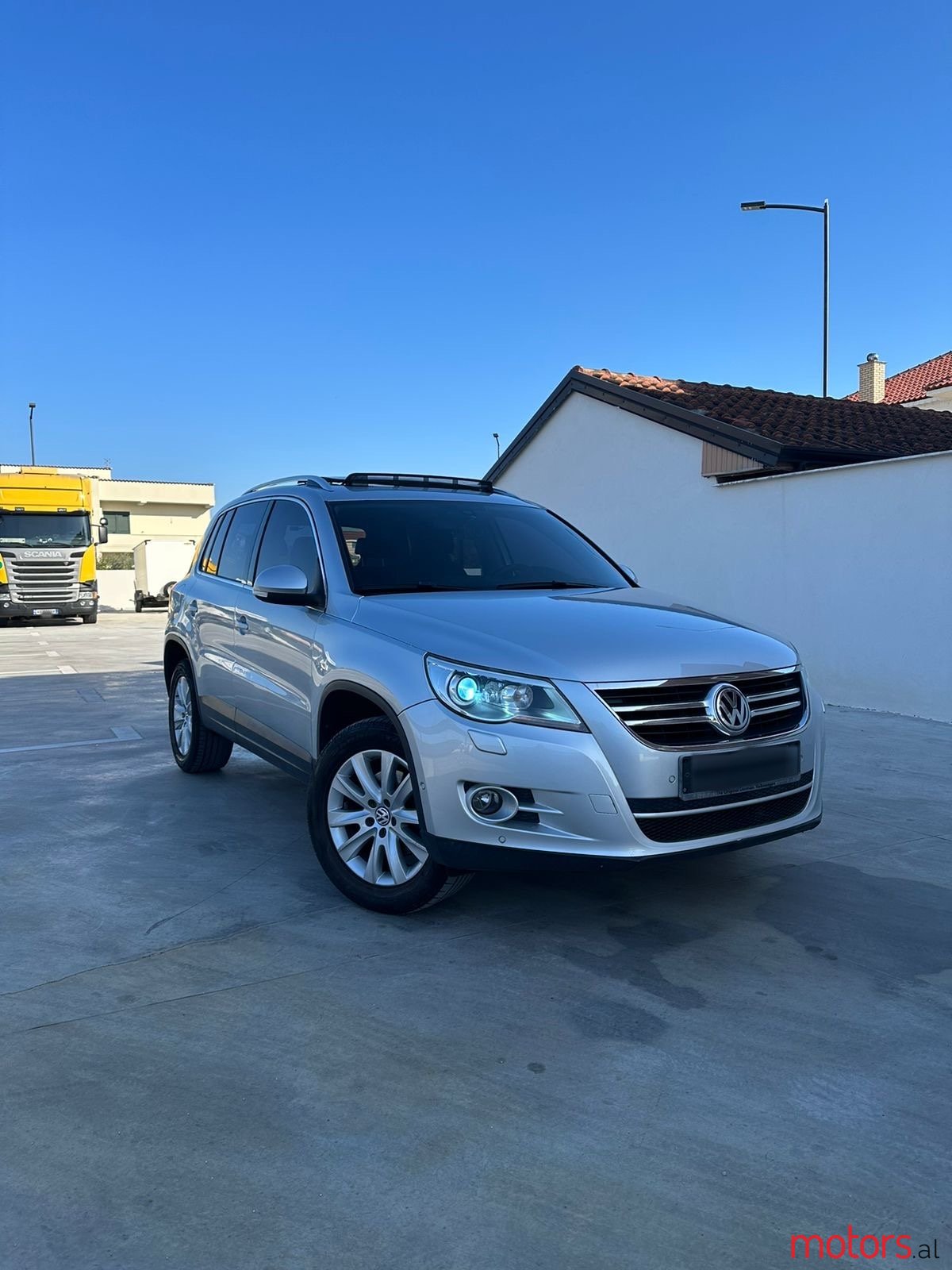2011' Volkswagen Tiguan VOLKSWAGEN Tiguan full options photo #1