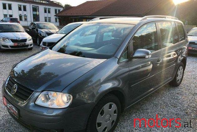 2004' Volkswagen Touran photo #1
