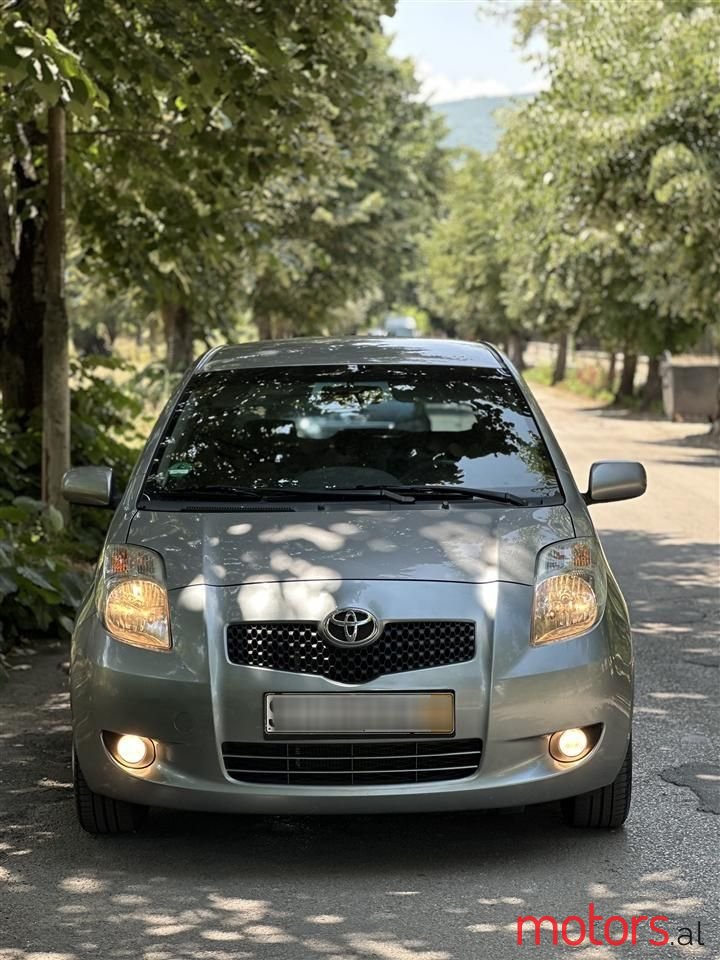 2007' Toyota Yaris photo #1
