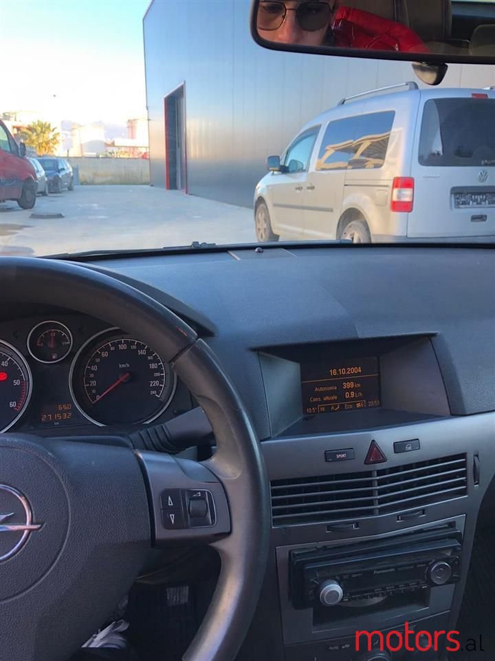 2005' Opel Astra photo #5