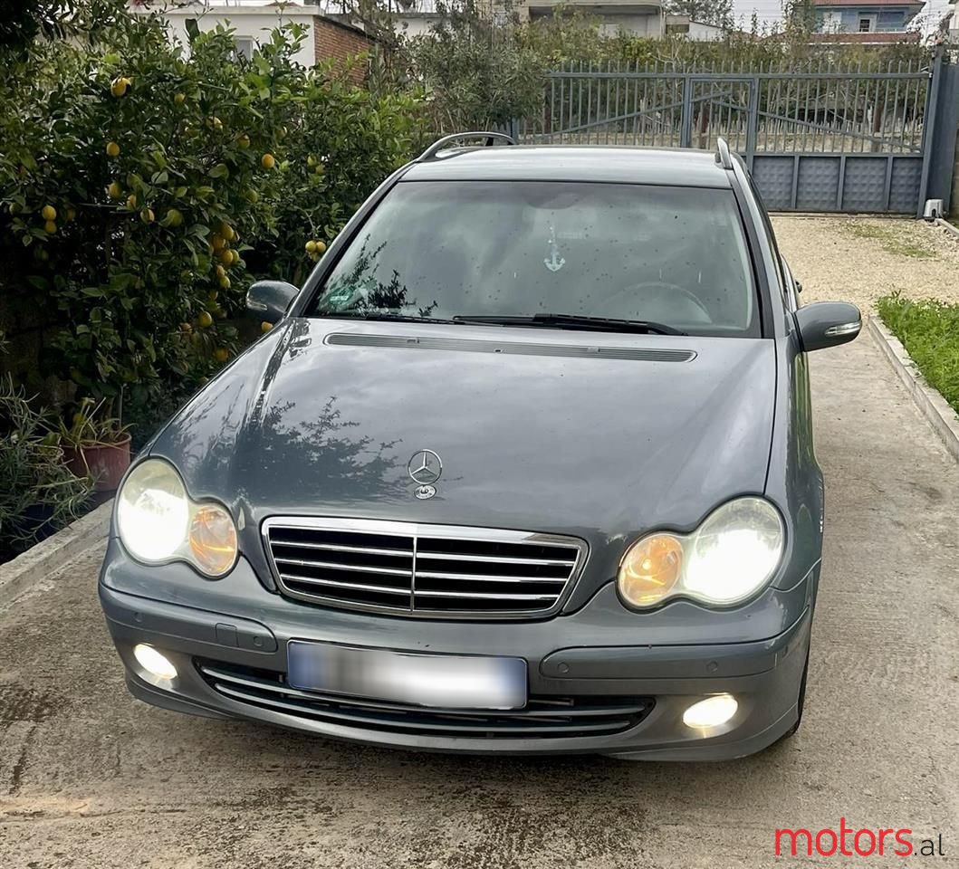 2004' Mercedes-Benz C 200 photo #1