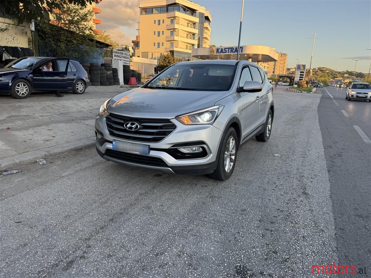 2016' Hyundai Santa Fe photo #2