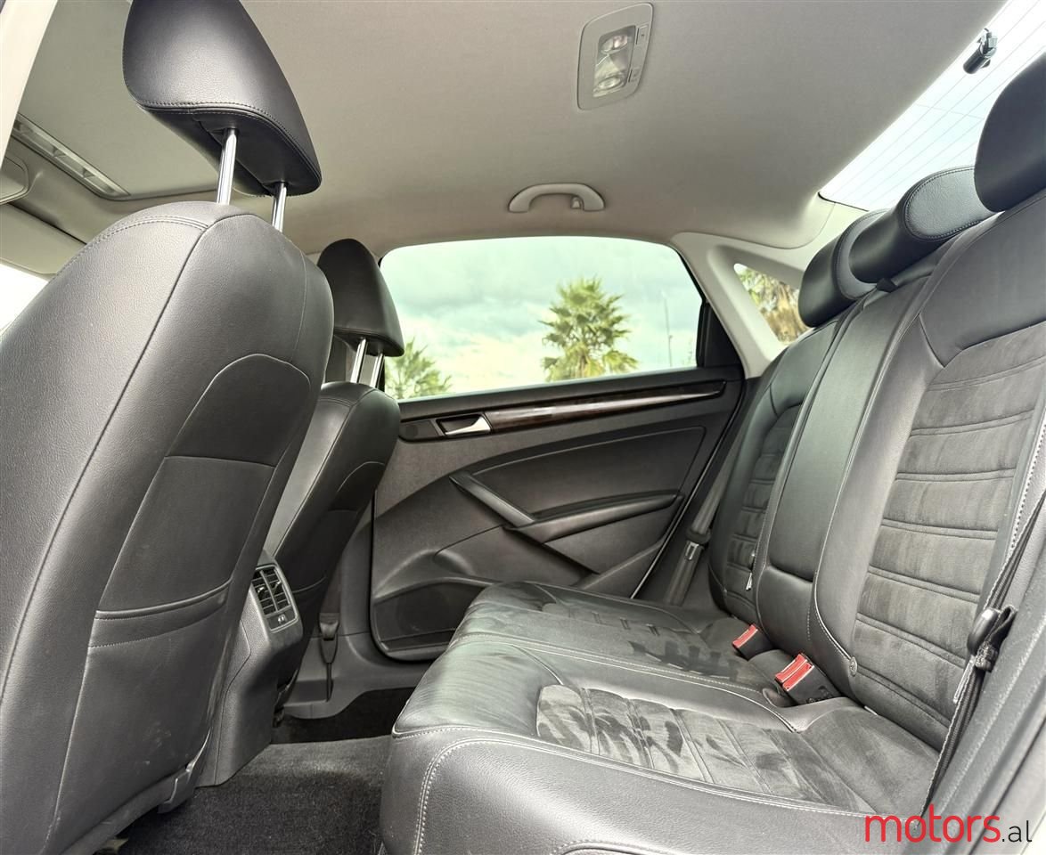 2014' Volkswagen Passat photo #6