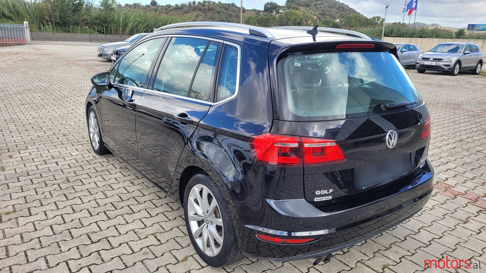 2016' Volkswagen Golf Sportsvan photo #3