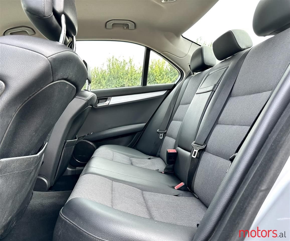 2009' Mercedes-Benz C 220 photo #2