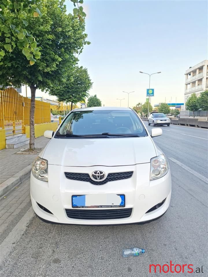 2009' Toyota Auris photo #3