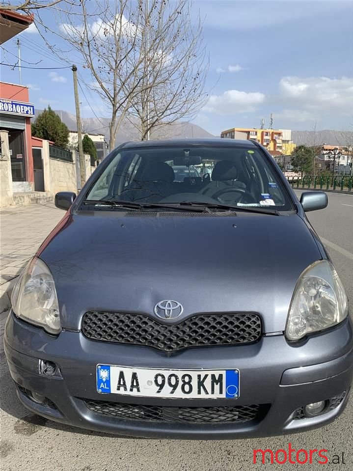 2004' Toyota Yaris photo #3