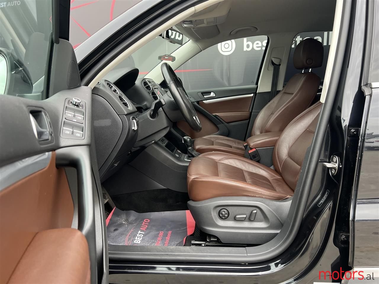 2014' Volkswagen Tiguan photo #2