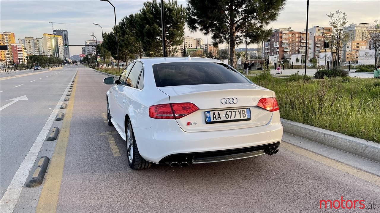 2011' Audi S4 photo #2