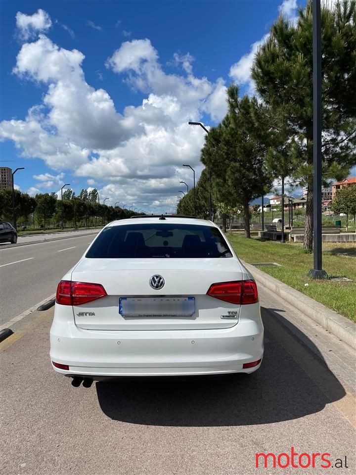 2016' Volkswagen Jetta photo #4