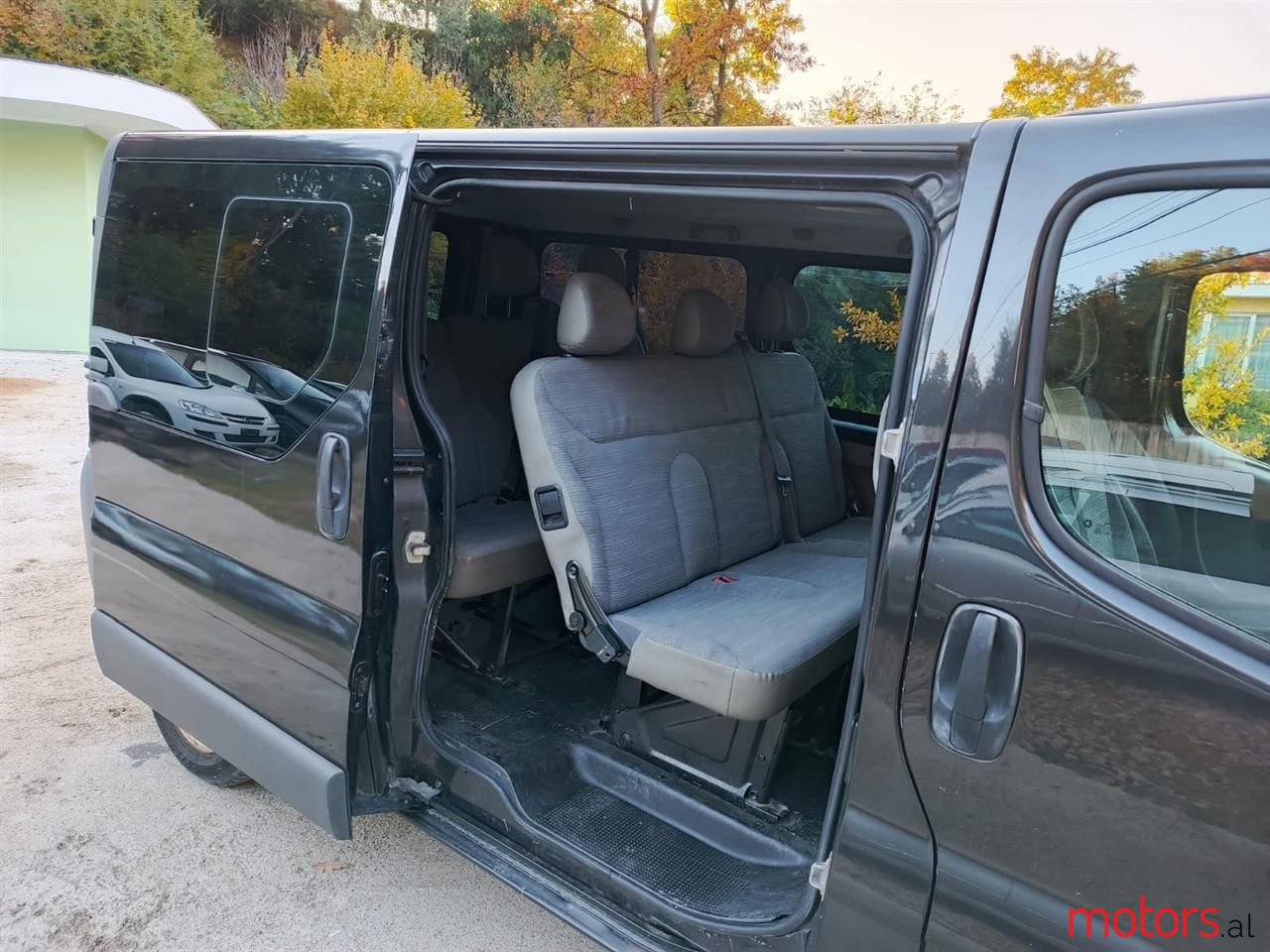 2011' Renault Trafic photo #3