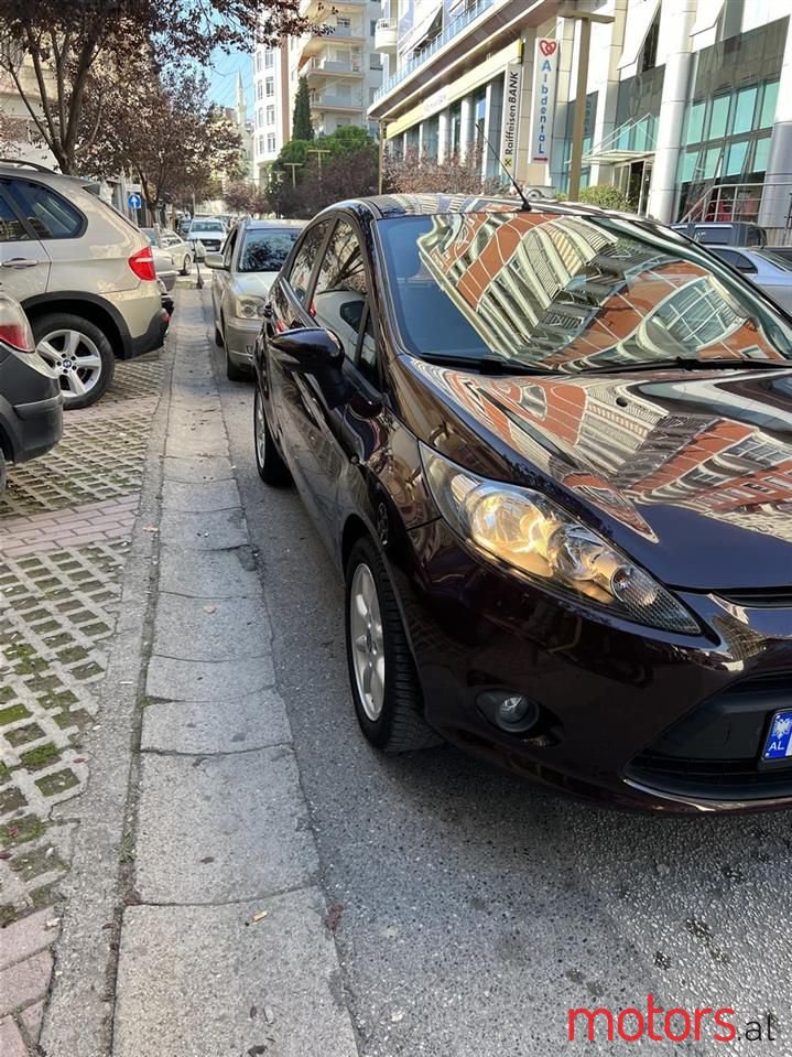 2011' Ford Fiesta photo #2