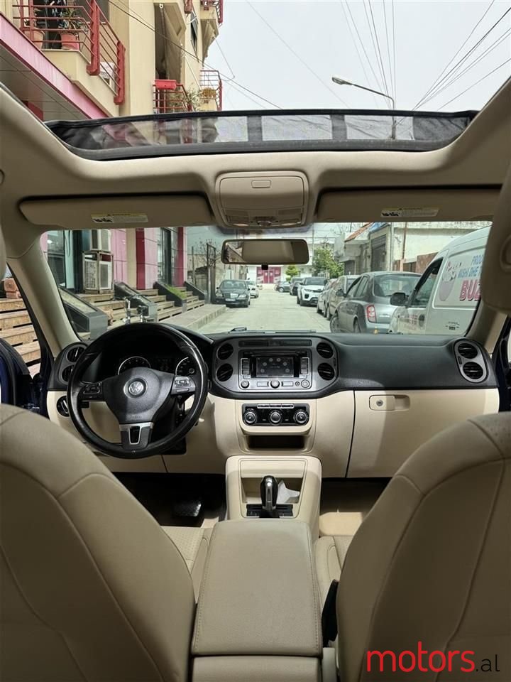 2012' Volkswagen Tiguan photo #1
