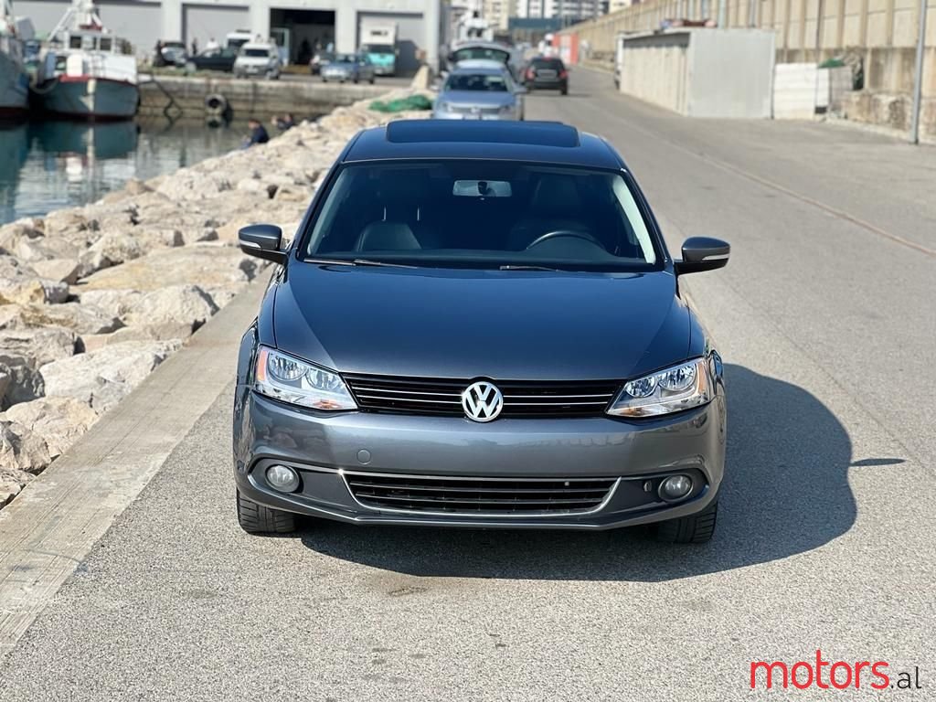 2012' Volkswagen Jetta photo #1