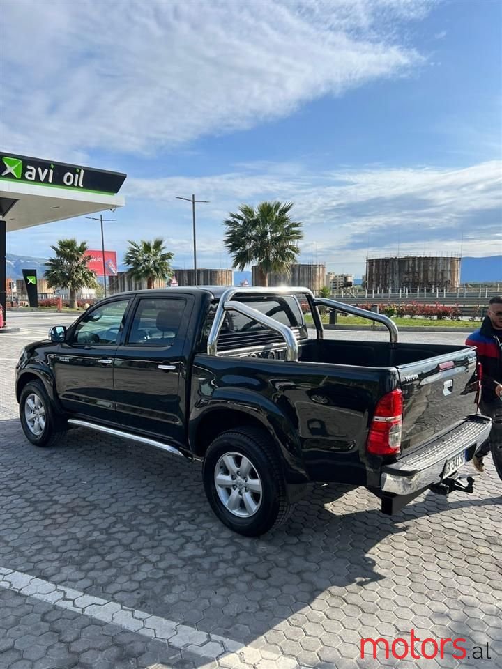 2011' Toyota Hilux photo #6