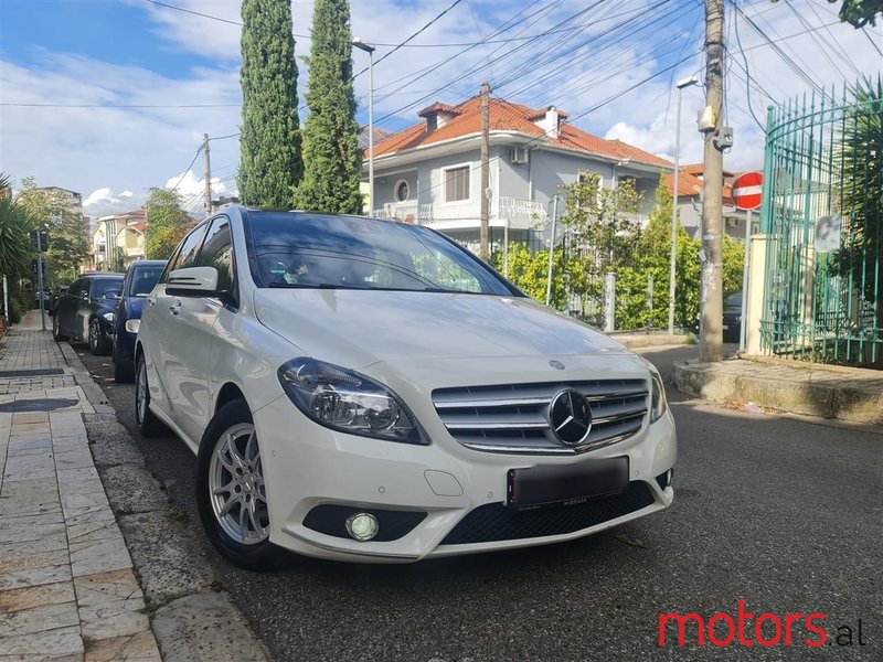 2013' Mercedes-Benz B 200 photo #1