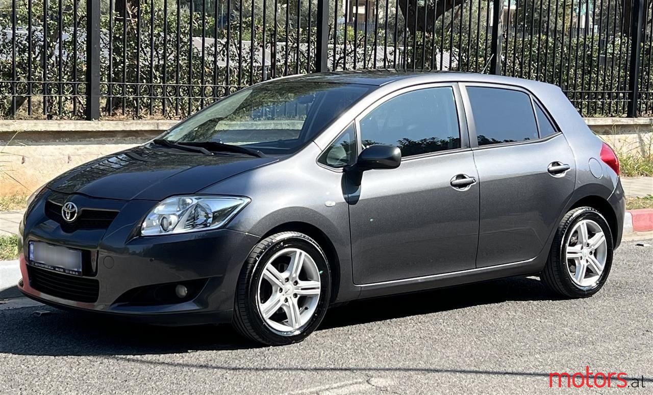 2008' Toyota Auris photo #5