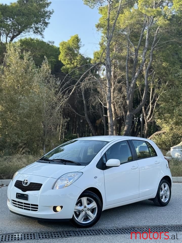 2007' Toyota Yaris photo #1