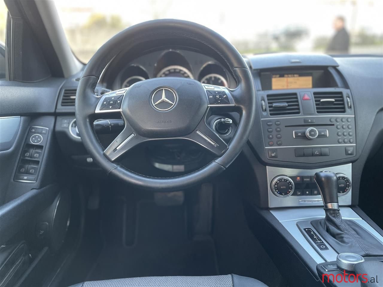 2011' Mercedes-Benz C 200 photo #4