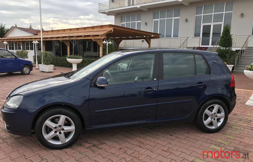 2004' Volkswagen Golf photo #1