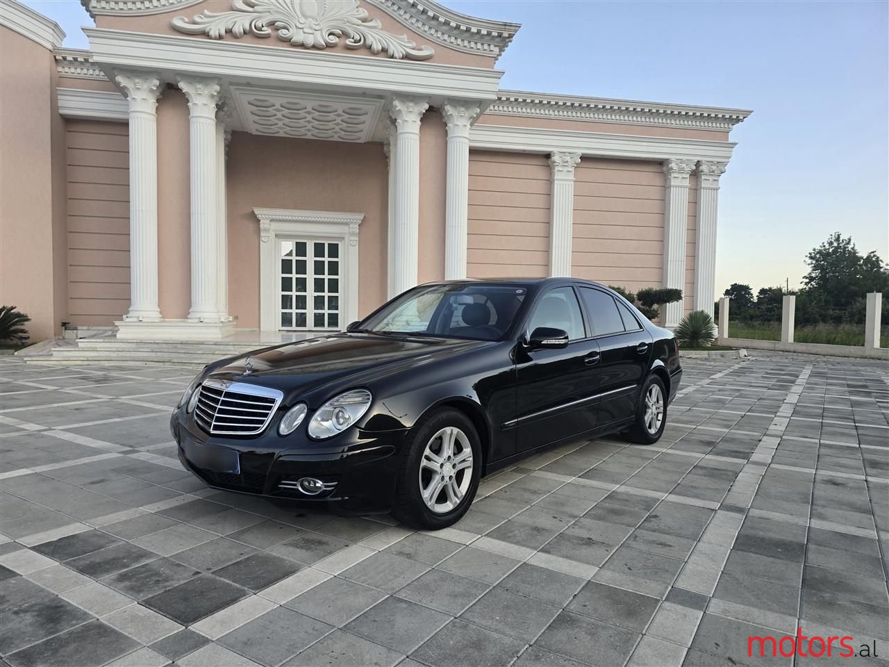 2009' Mercedes-Benz E 220 photo #1