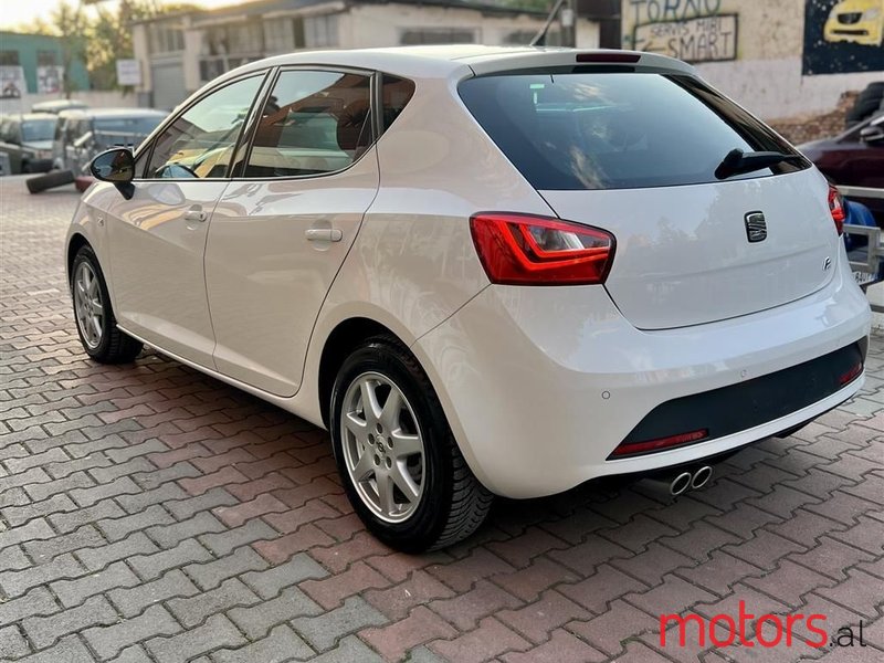 2012' SEAT Ibiza photo #5