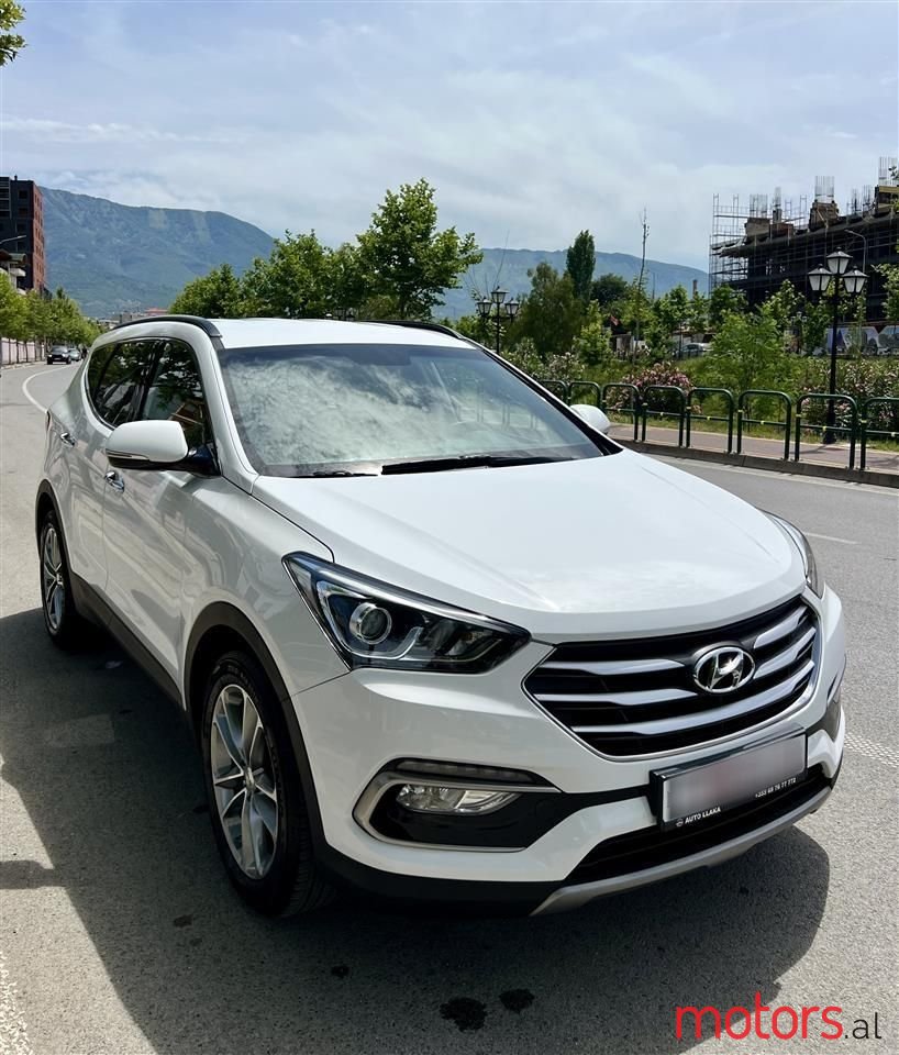 2017' Hyundai Santa Fe photo #1