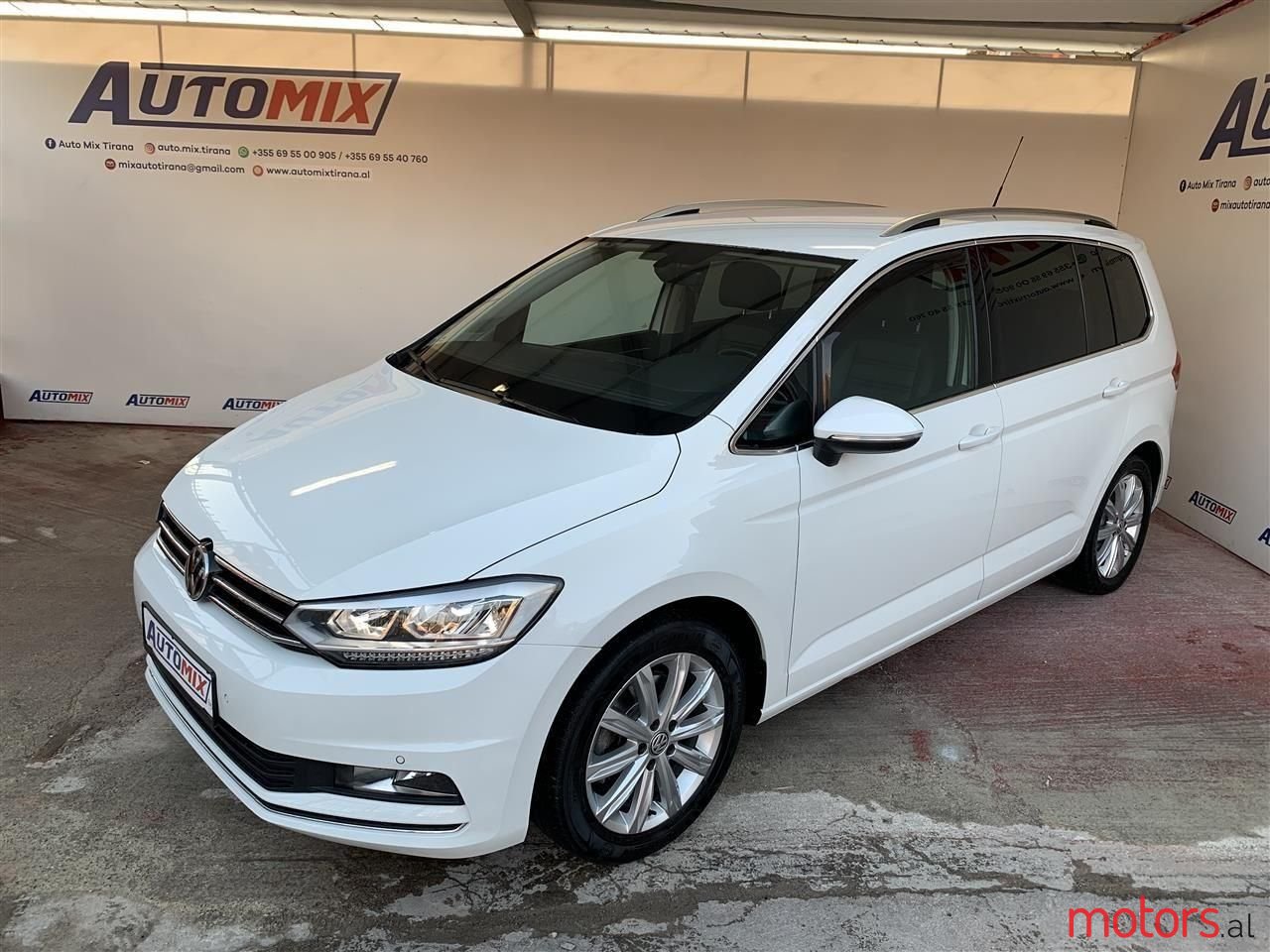 2016' Volkswagen Touran photo #1