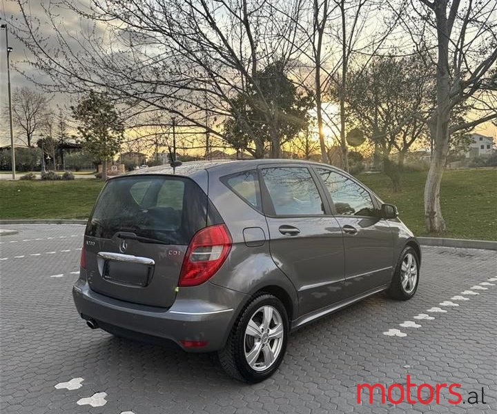 2009' Mercedes-Benz A 200 photo #6