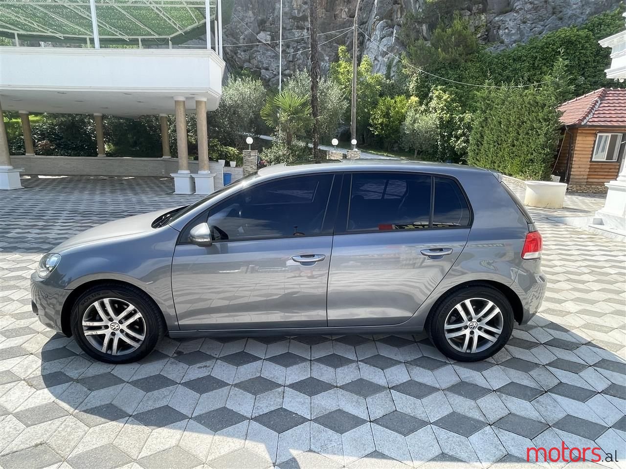 2012' Volkswagen Golf photo #5