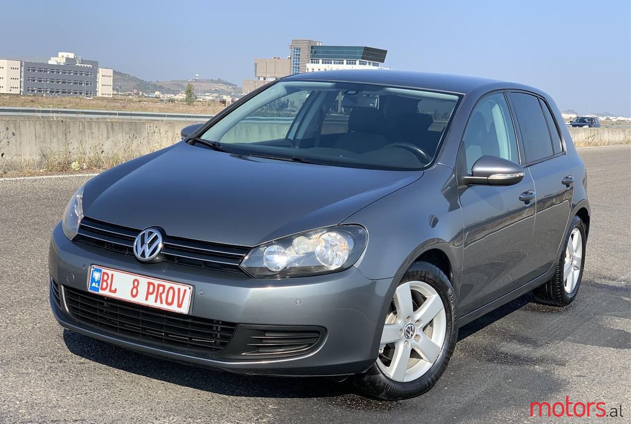 2009' Volkswagen Golf photo #1