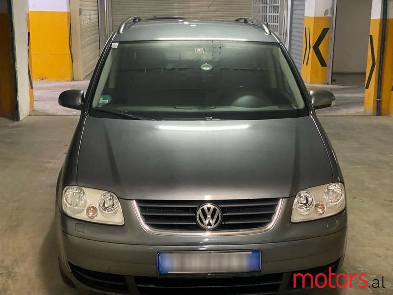 2006' Volkswagen Touran photo #3