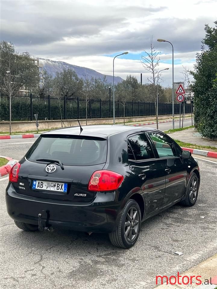 2008' Toyota Auris photo #4