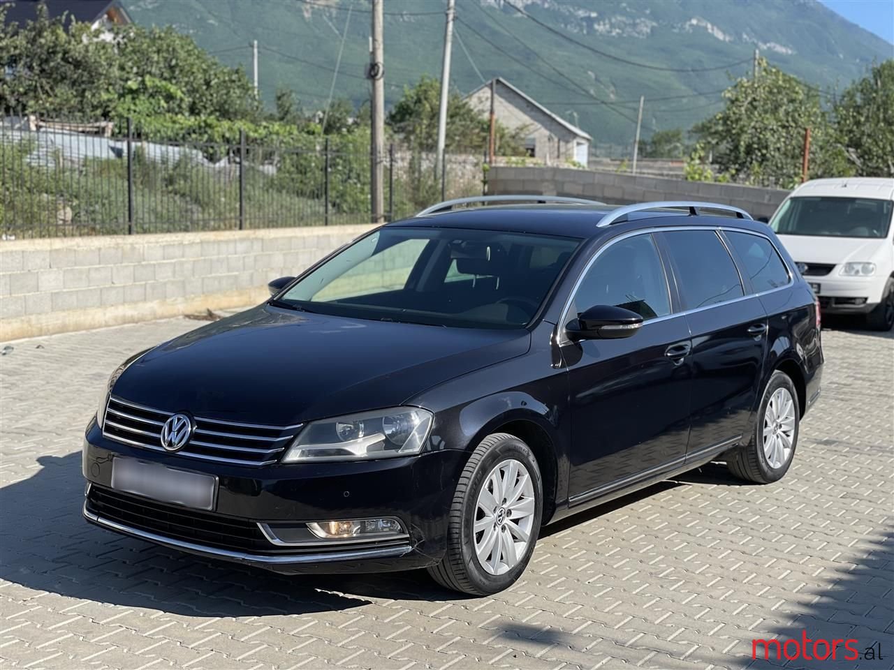 2011' Volkswagen Passat photo #1
