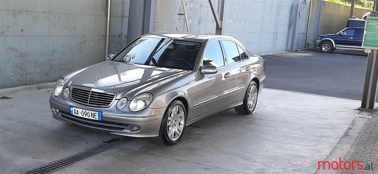 2004' Mercedes-Benz E 270 photo #6