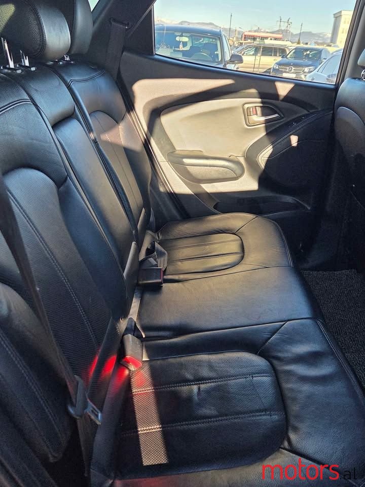 2010' Hyundai Tucson photo #6