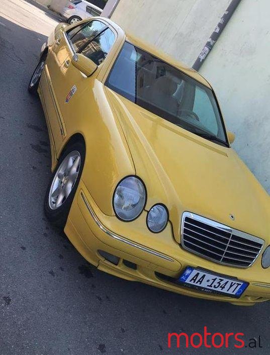 2001' Mercedes-Benz E 220 photo #3
