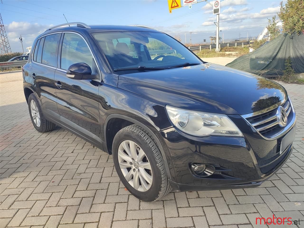 2010' Volkswagen Tiguan photo #6