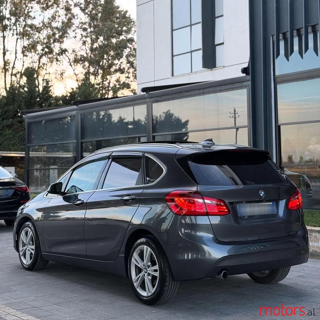 2015' BMW 218 photo #5